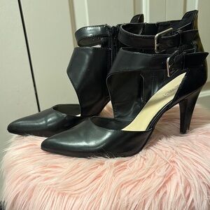 Nine West Black Heels with Sleek Design